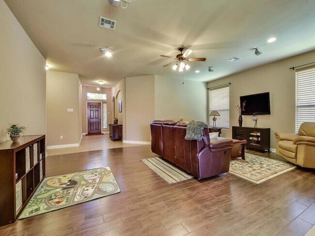 Foto del edificio - 1709 Greenside Trail, Round Rock, TX 78665...