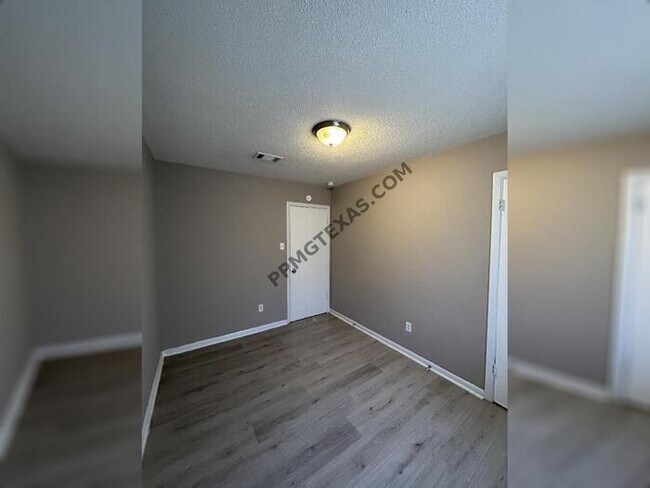 Building Photo - 103 Overland Trail