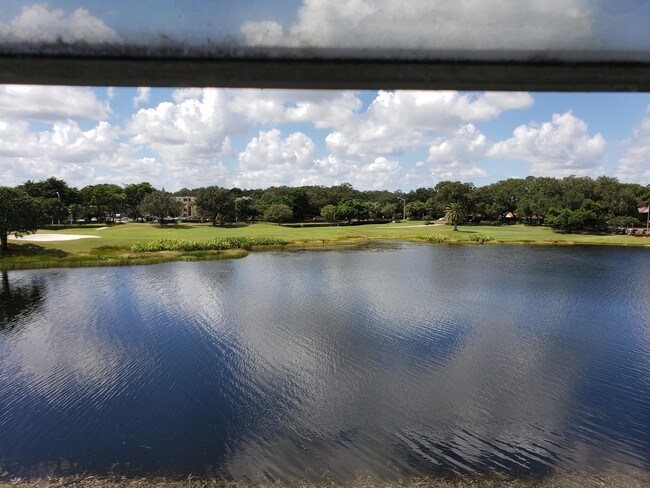 Foto del edificio - 9450  Poinciana Place 312 Davie FL 33324