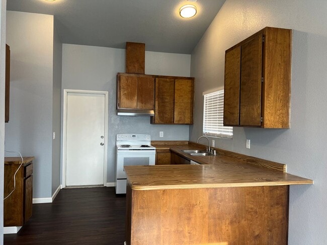 Building Photo - 3 bedroom home in Shasta Lake City