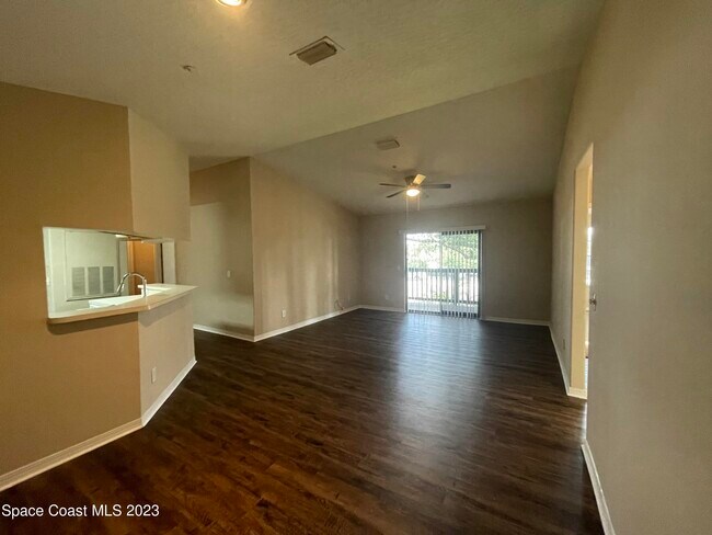 Foto del edificio - 7667 N Wickham Rd