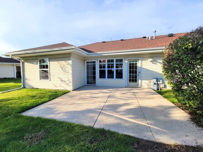 Foto del edificio - 1137 Arbor Cir