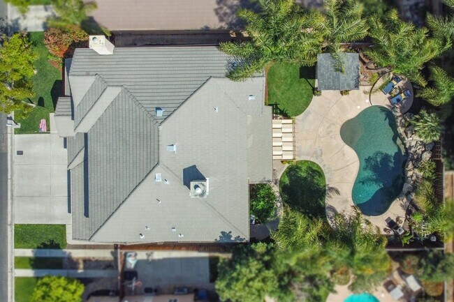 Foto del edificio - Beautiful 5 Bedroom, 3 Bath Home + Loft in Quail Lake, Clovis, CA