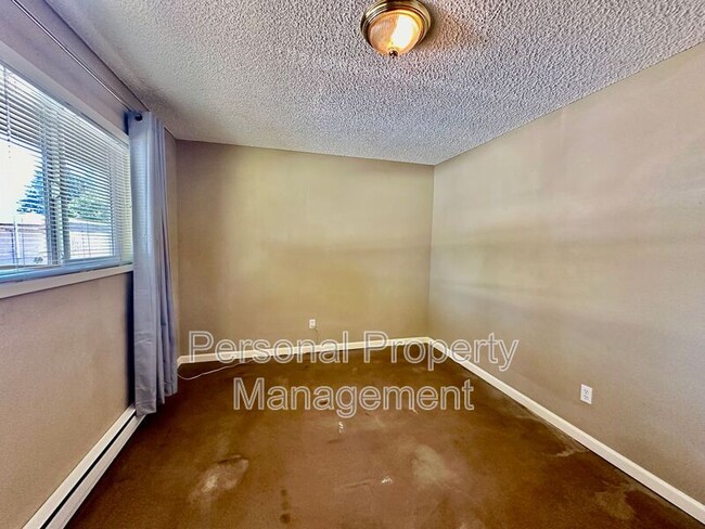 Building Photo - 849 12th St