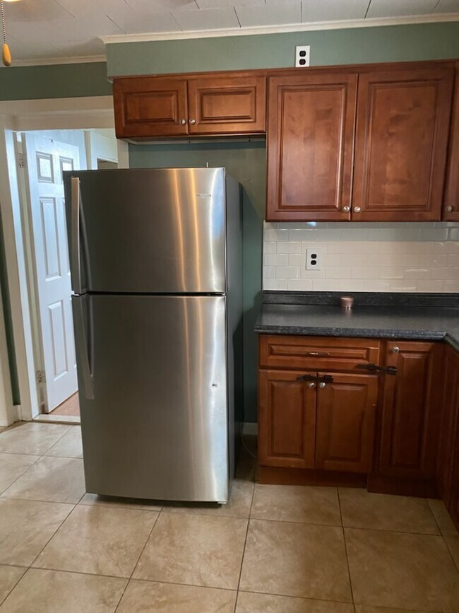 Kitchen - 1003 Columbia Ave