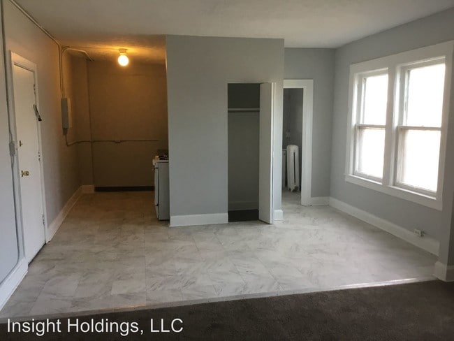 Building Photo - 13468 Clifton Blvd