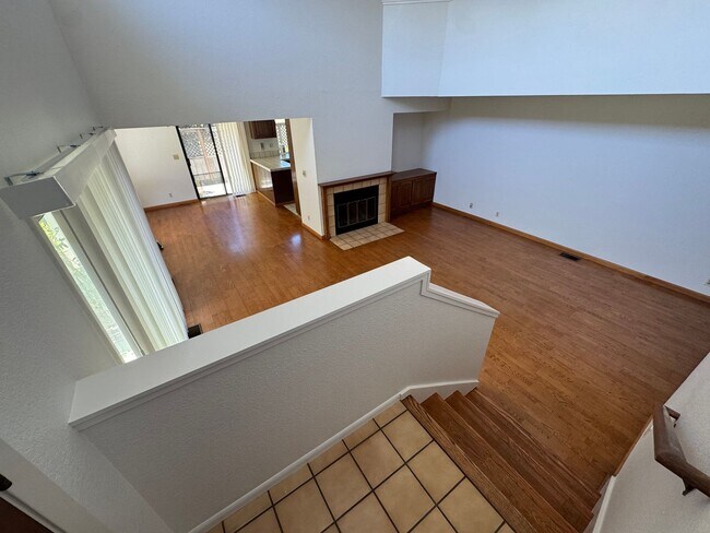 Foto del edificio - Charming and Serene 3BD/2.5BA Duet In Desi...