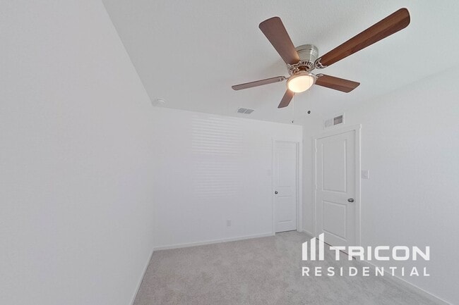 Foto del edificio - 1640 Baugh St