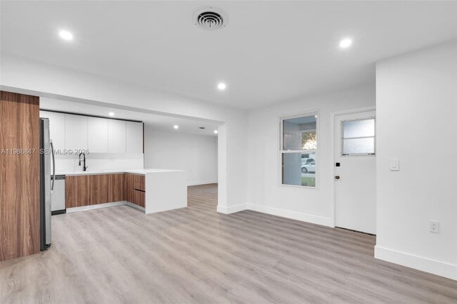 Photo - 3180 NE 10th Terrace House