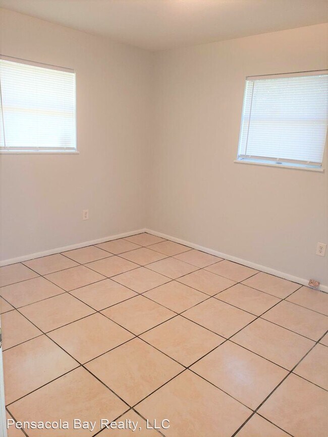 Foto del edificio - 3 br, 1 bath House - 6453 Julia Dr