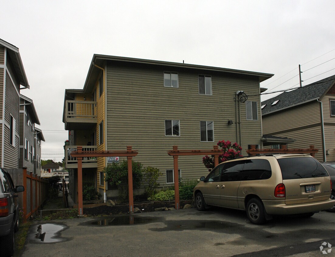 Foto del edificio - 10510 Whitman Ave N