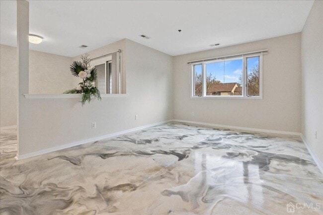 Building Photo - 2308 Sayre Dr