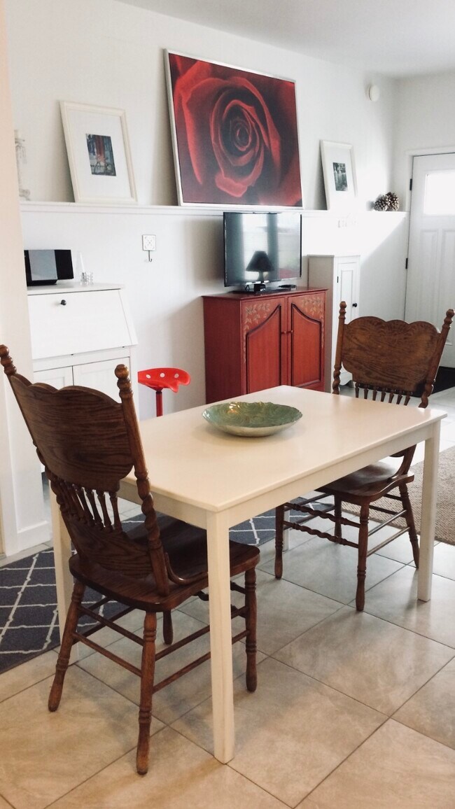 Foto del edificio - 2726-101 Eldridge Ave