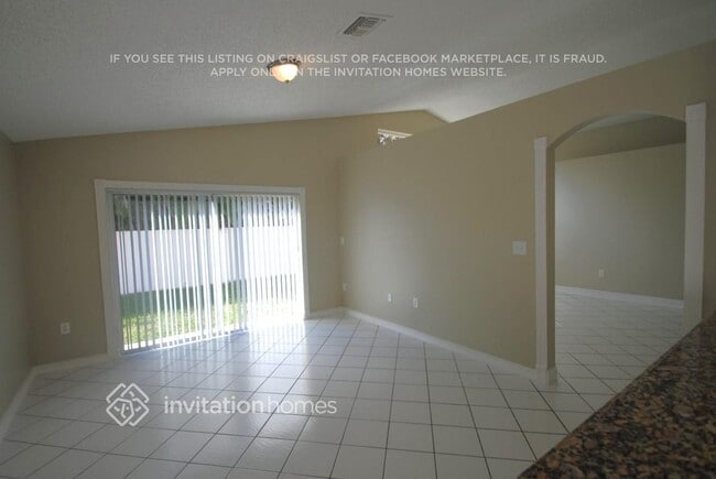 Building Photo - 2912 SW 174th Ave