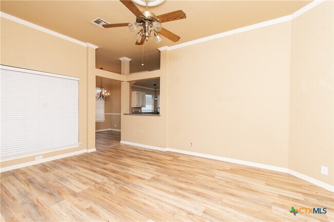 Foto del edificio - 4819 Box Canyon Dr