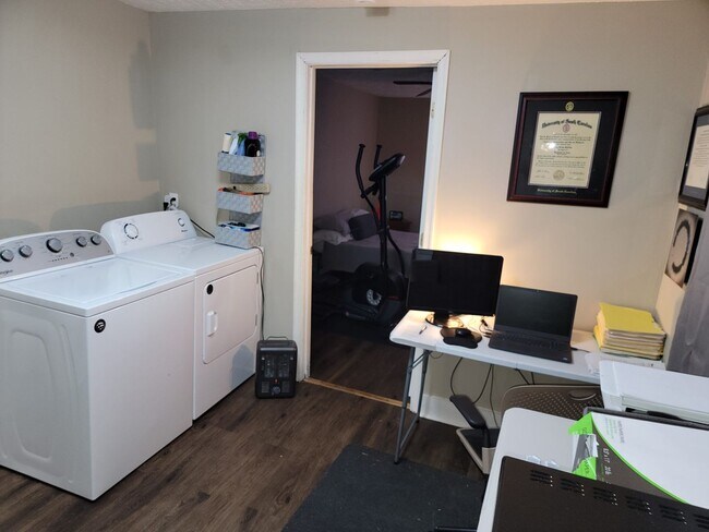 Foto del edificio - 3 bed, 1 bath single family home