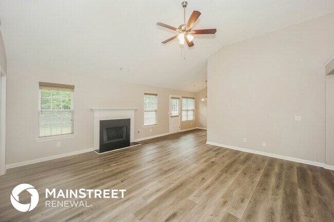 Foto del edificio - 5039 Larkspur Ln