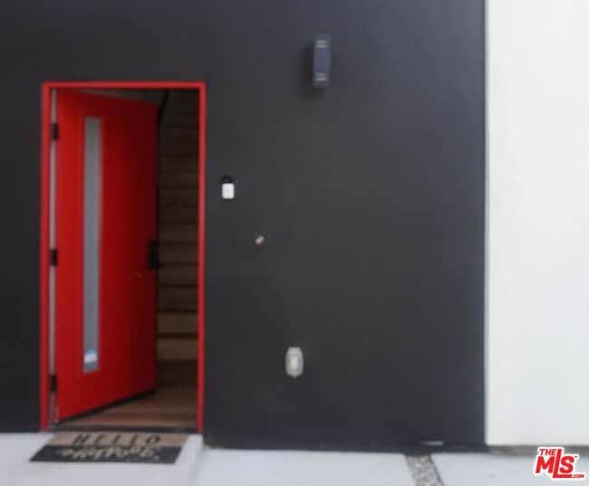 Building Photo - 5638 Woodman Ave