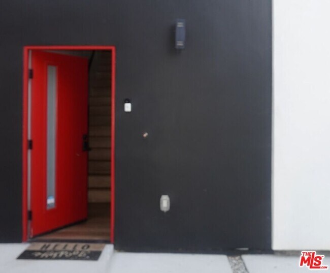 Foto del edificio - 5638 Woodman Ave