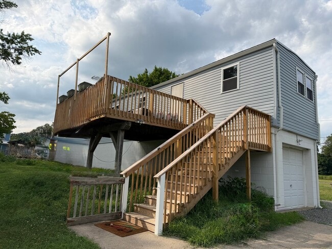 Foto del edificio - 770 River Rd