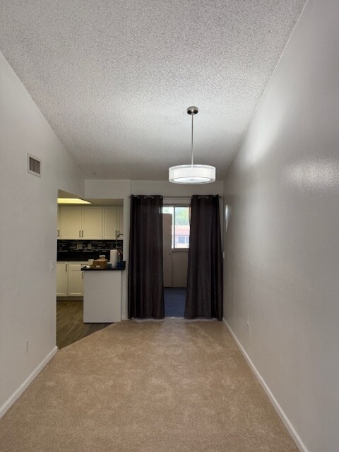 Building Photo - 461 W Holmes Ave