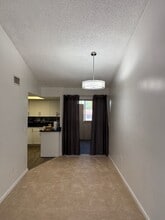 Building Photo - 461 W Holmes Ave