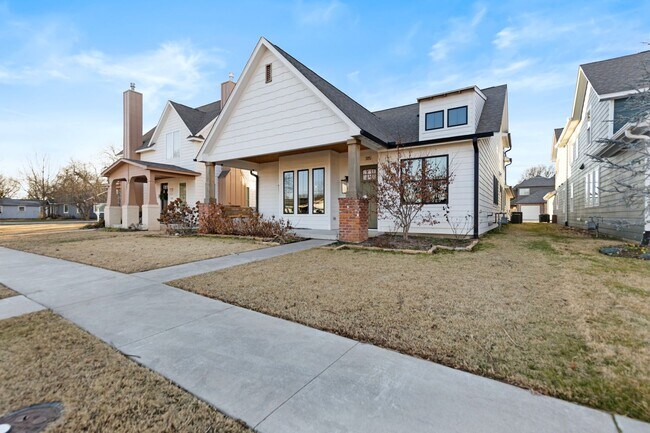 Foto del edificio - Luxury Rental in the Heart of the Rose District