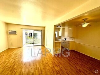 Building Photo - 5748 Hazeltine Ave