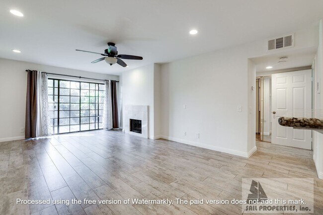 Foto del edificio - Remodeled Condo in Gated Community!