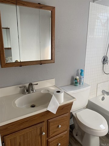 Building Photo - 2847 Emerald Dr