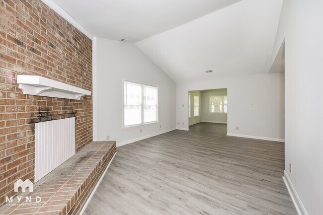 Building Photo - 6208 Stoneyridge Dr