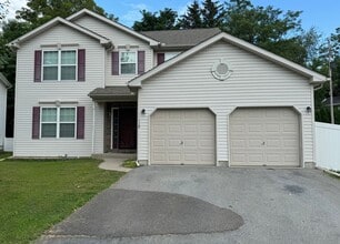 Building Photo - 119 Highlands Cir