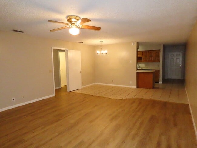 Building Photo - South Tyler! Spacious 3 Bedroom Duplex w/G...