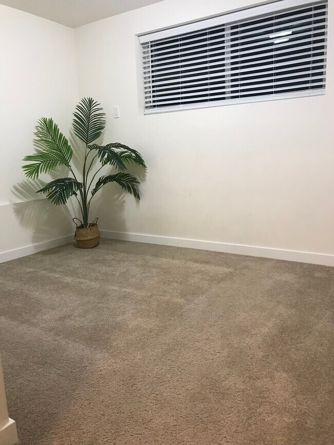 Oversized bedroom - 3412 177th Pl SW