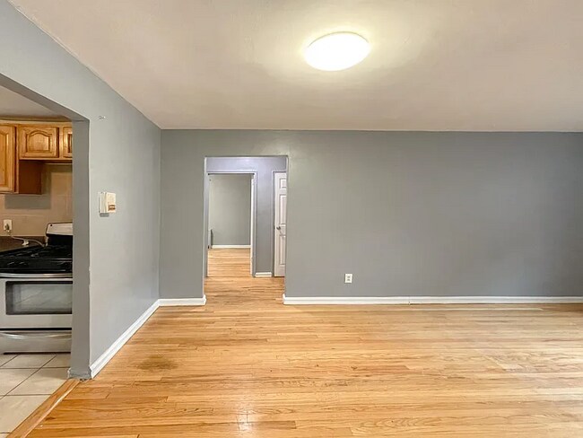 Foto del edificio - 160-28 75th Rd