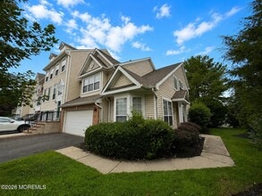 Building Photo - 222 Hidden Lake Dr