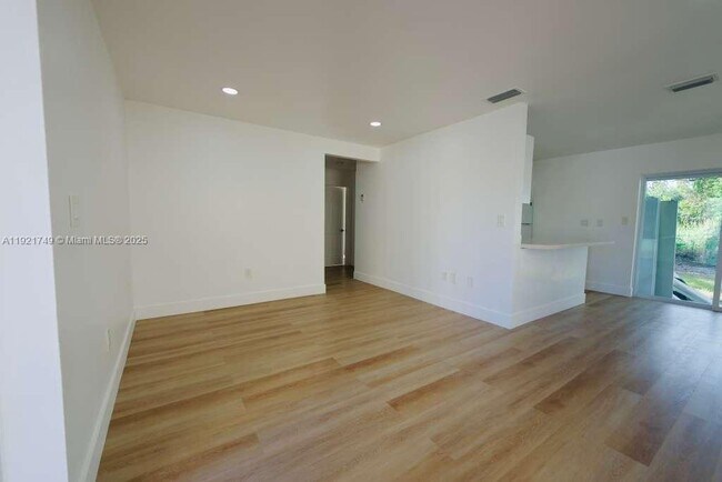 Foto del edificio - 11316 Peachtree Dr