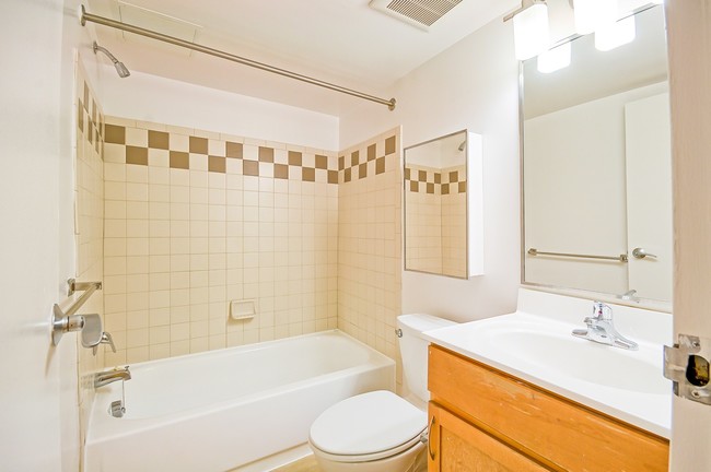 Bathroom - West Wood Oaks Apartments