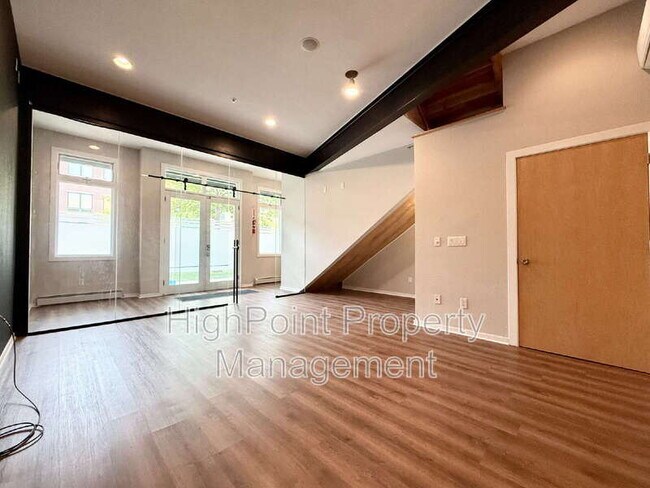 Foto del edificio - 11858 Bradburn Blvd