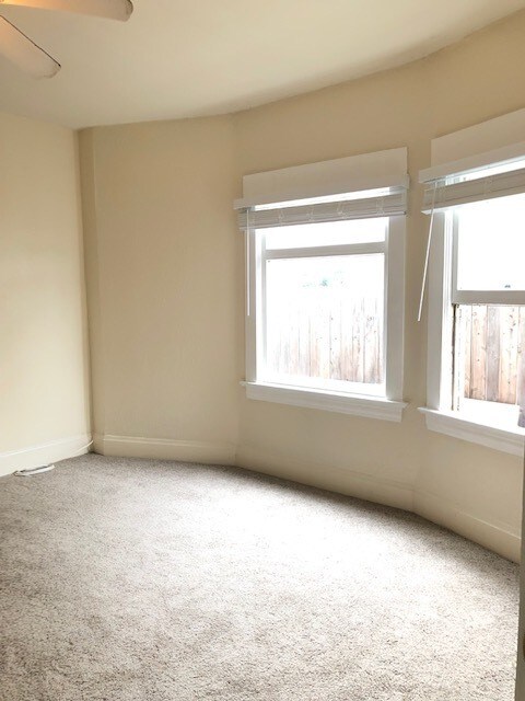Building Photo - Beautiful Unit Near Orange Circle!