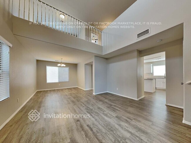 Foto del edificio - 2433 N 114th Ave