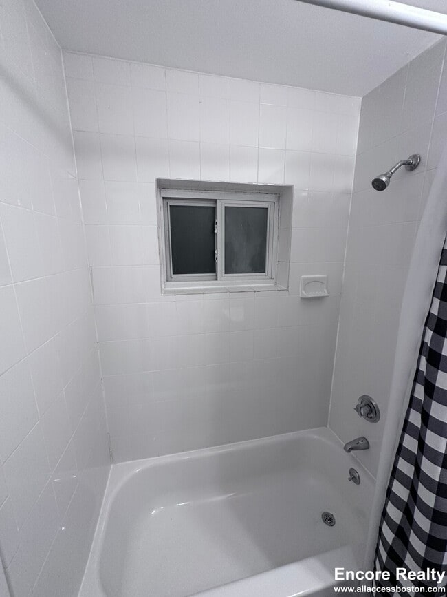 Building Photo - 67 Chiswick Rd