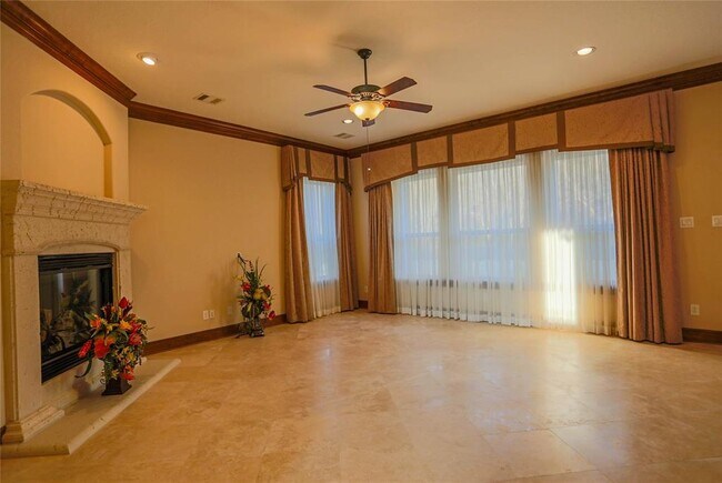 Foto del edificio - 1102 Windsor Lakes Dr
