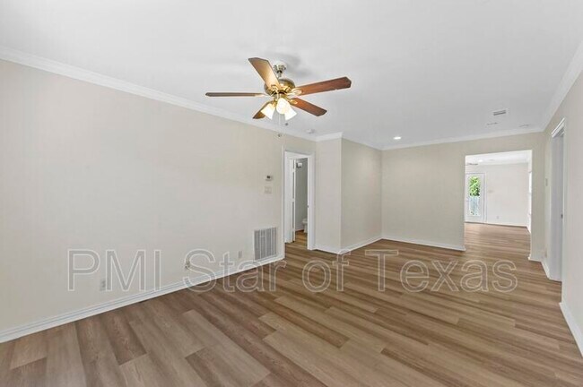 Foto del edificio - 1321 Casa Vale Dr