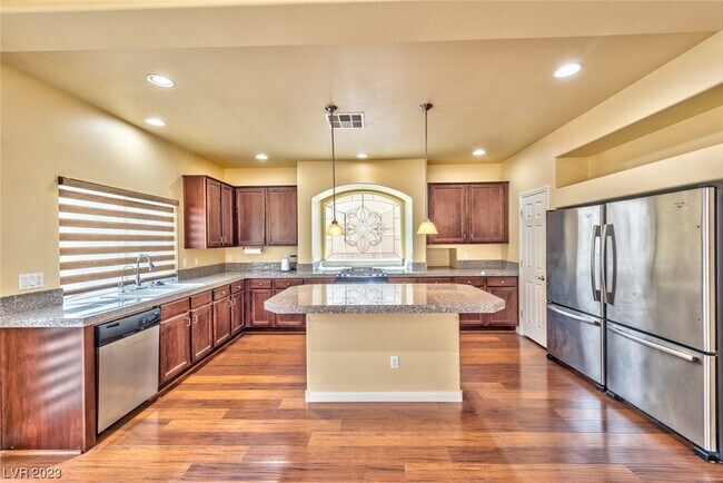 Foto del edificio - 6481 Shawnee Springs Ct