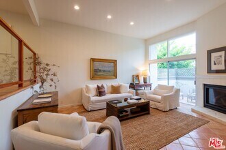 Building Photo - 17098 Palisades Cir