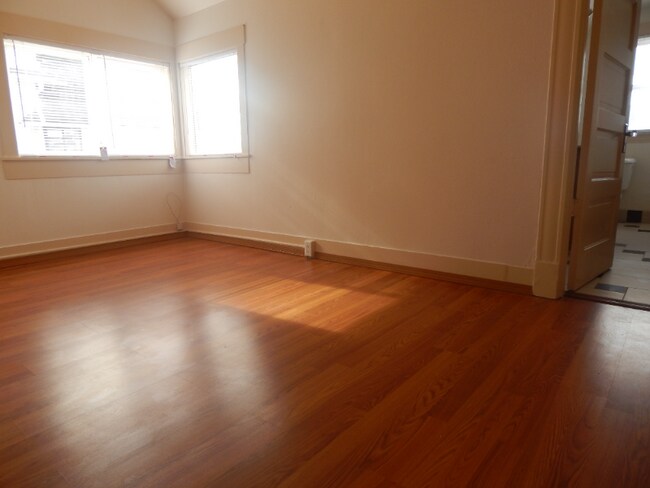 Foto del edificio - 2328 Hoyt Ave