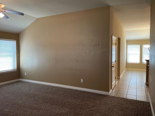 Foto del edificio - 2701 Fawn Lily Rd