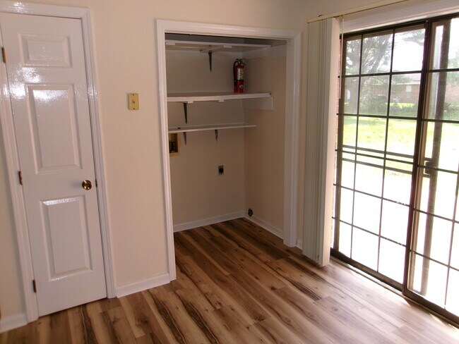 Foto del edificio - 3209 Timbermill Ave