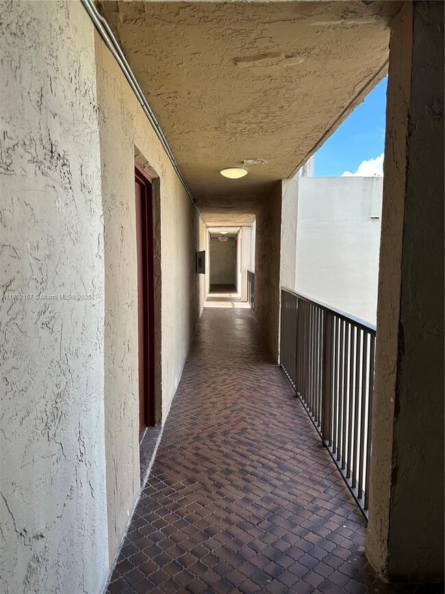 Foto del edificio - 9401 SW 4th St